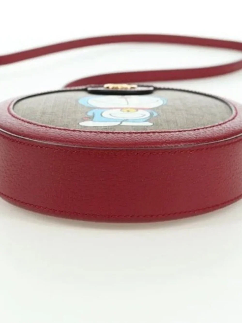 Gucci brand	gucci color	beige